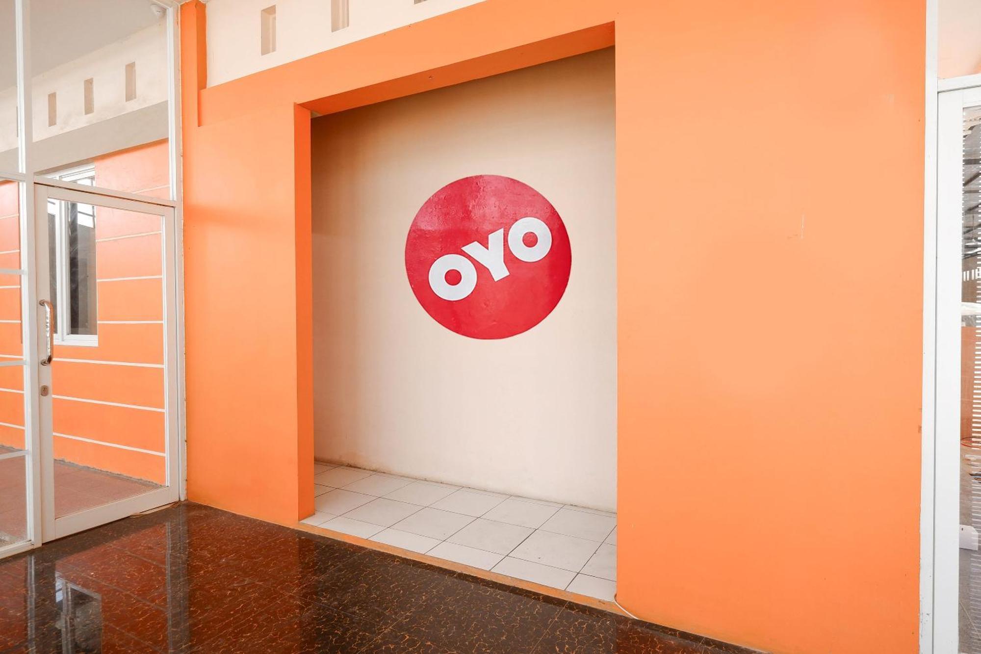 OYO 1250 Unta Residence Semarang Exterior foto